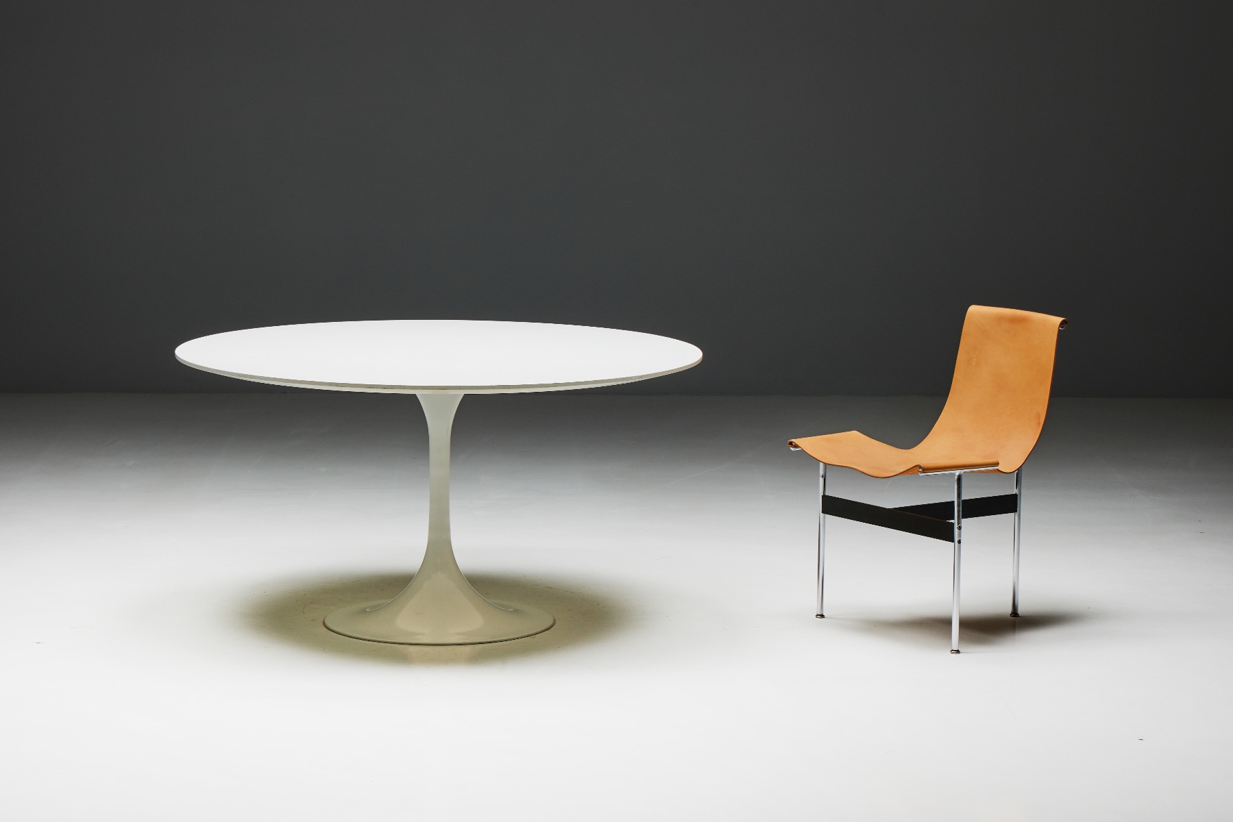 Knoll tulip table from the 1960s by Eero Saarinen