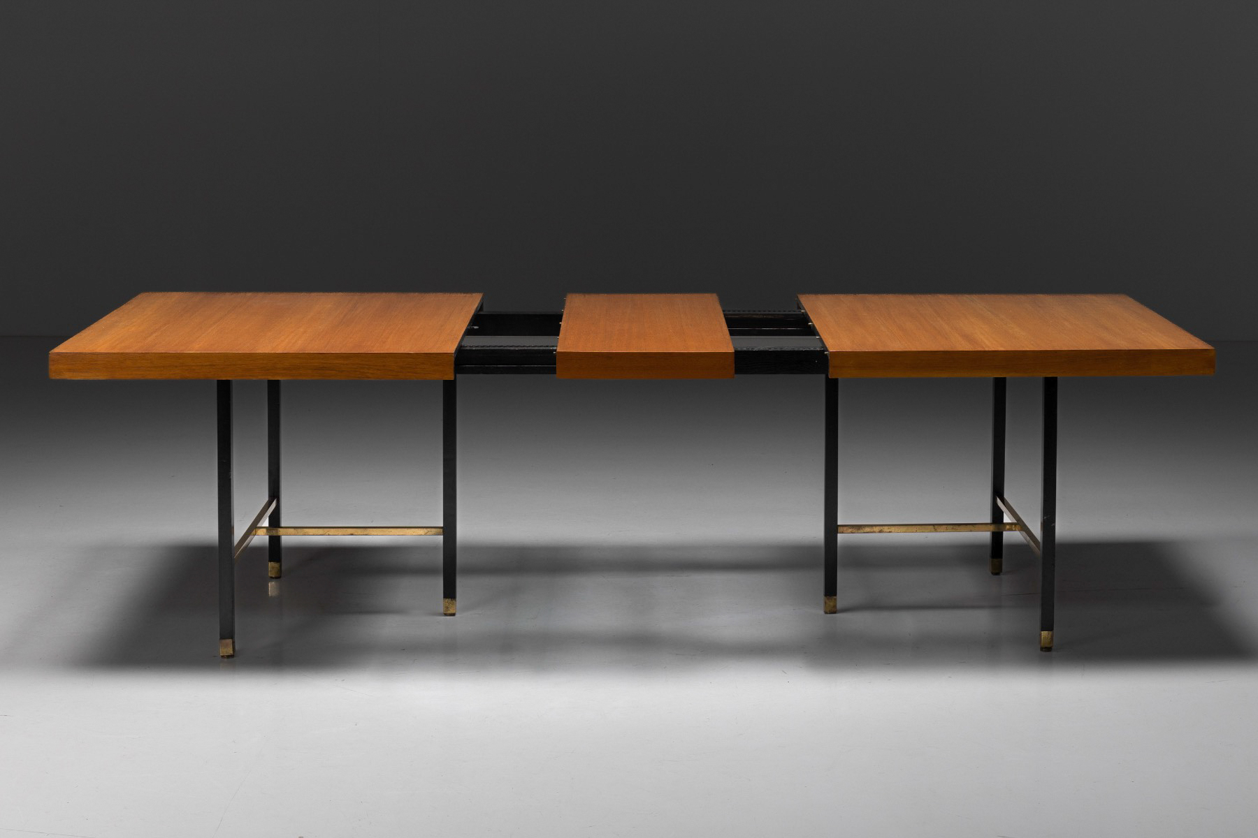 Mid century modern extendable dining table by Harvey Probber