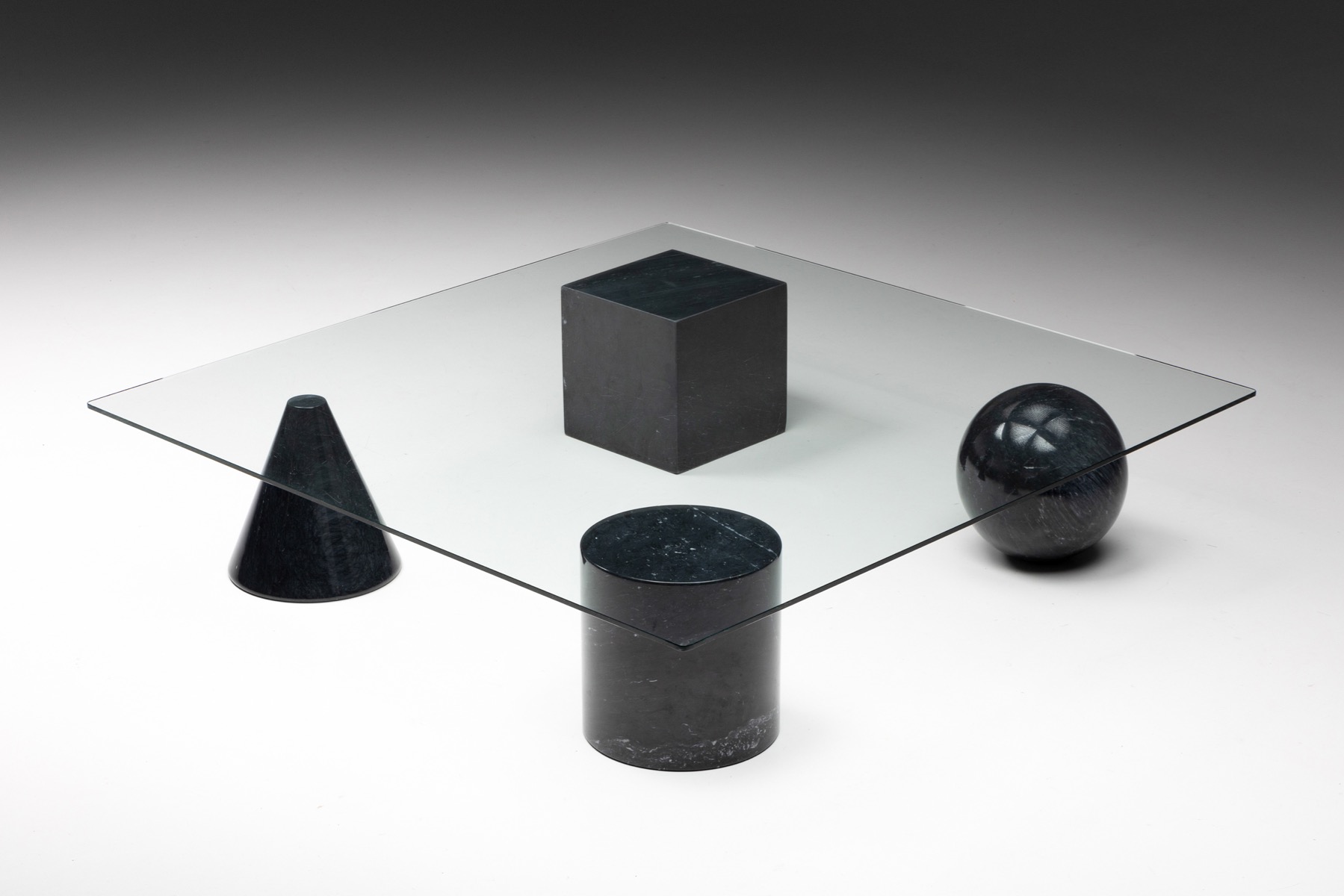 Minimalist coffee table in Vignelli style from the 1970s