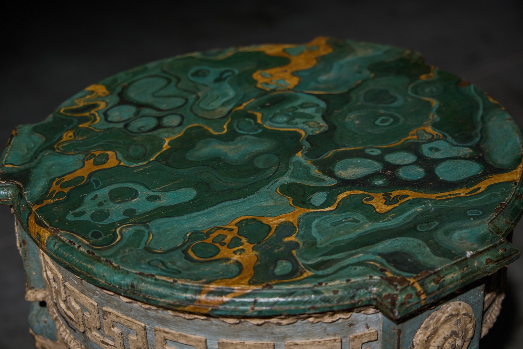 Classical neoclassical gueridon table with figural base