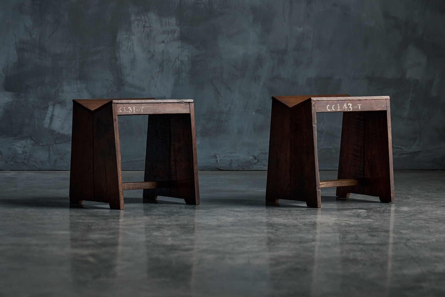 PJ-SI-68-A stool Pierre Jeanneret design