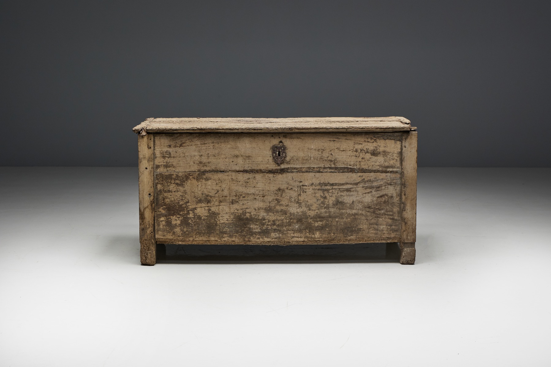Rustic country wood chest 19th century