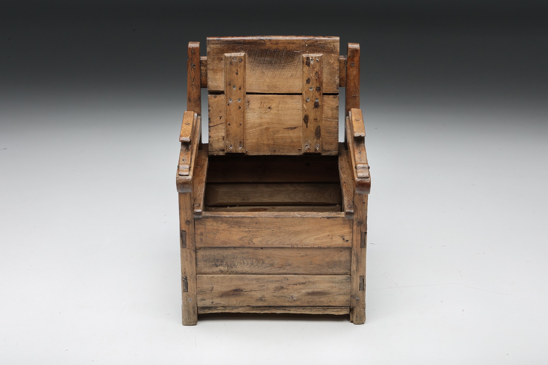 Rustic French armchair in solid wood from 1872