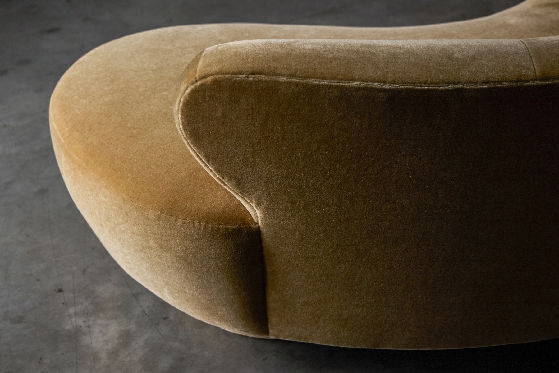 Iconic curved Serpentine sofa by Vladimir Kagan