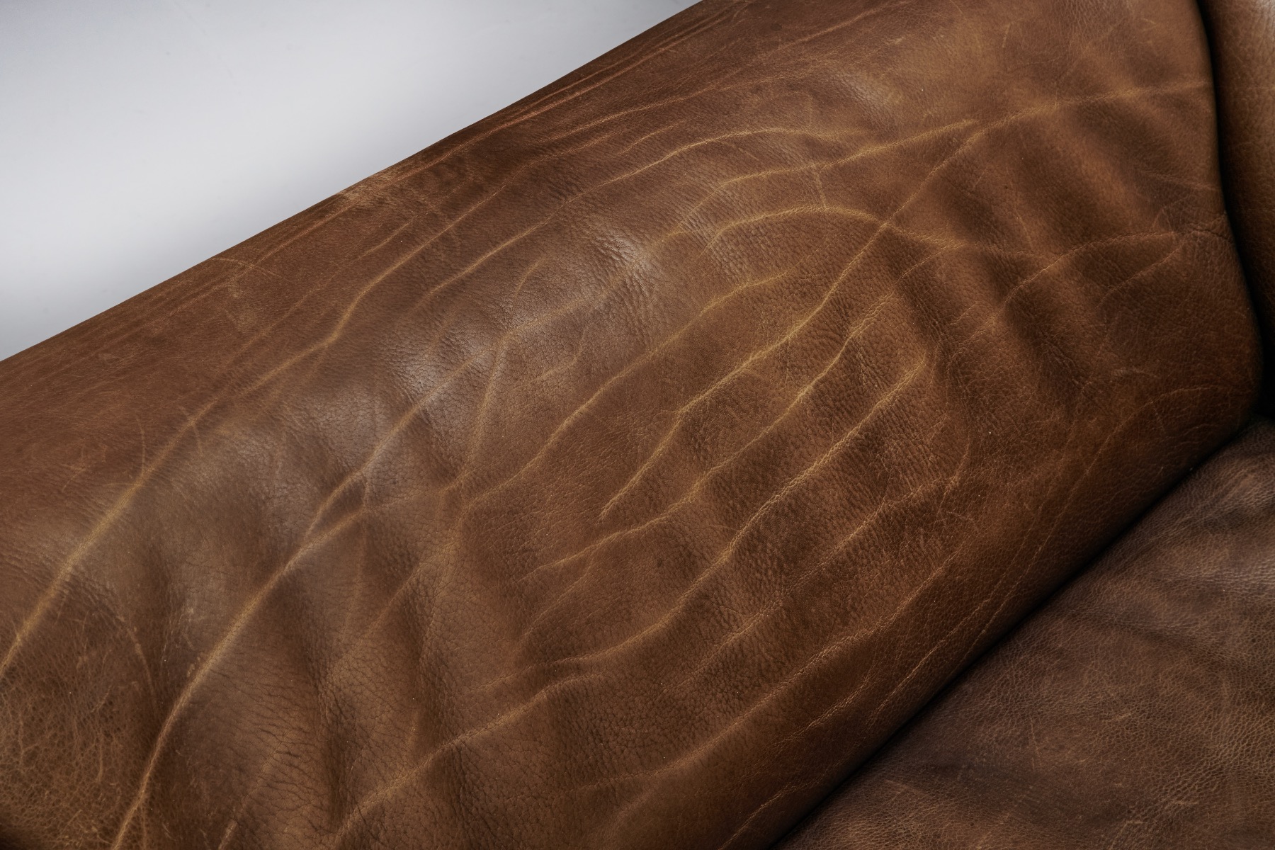 Swiss design leather sofa by De Sede from the 1970s
