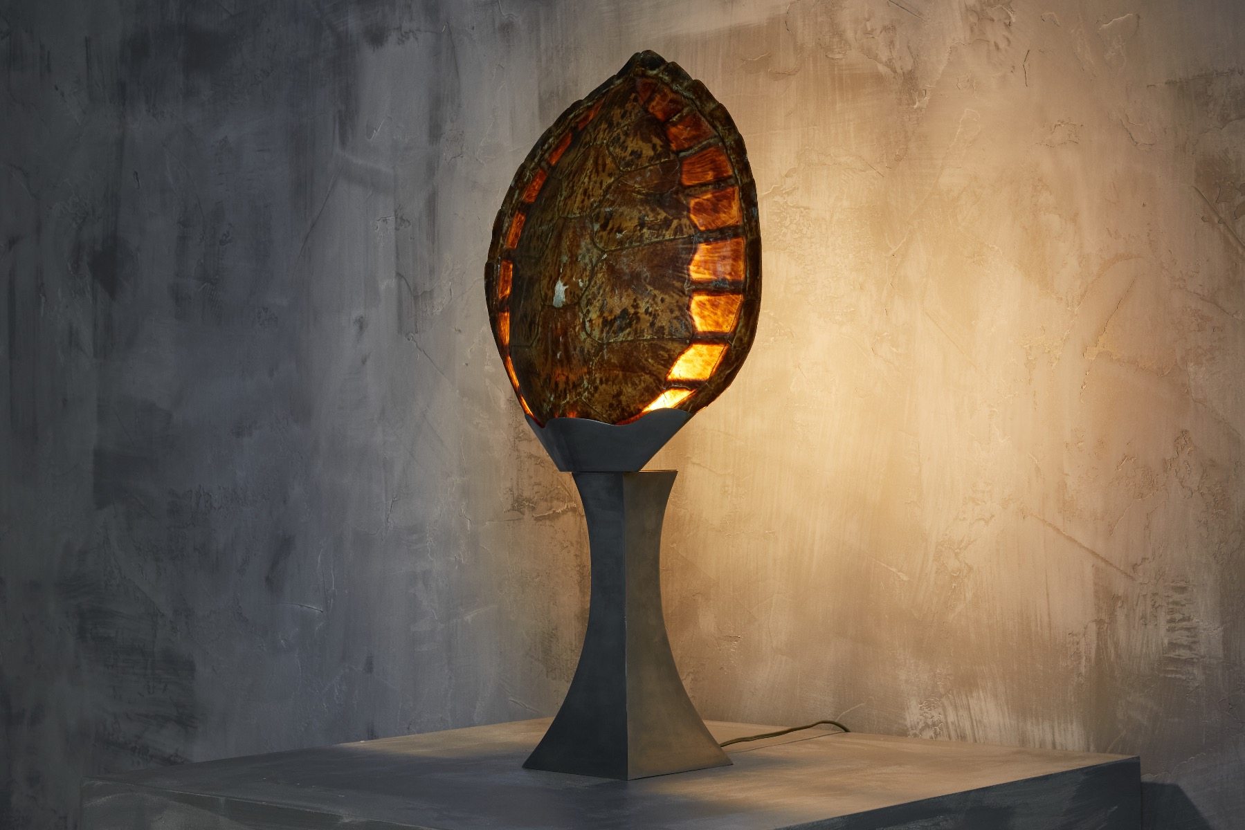 Turtle shell style table lamp with Dior design character