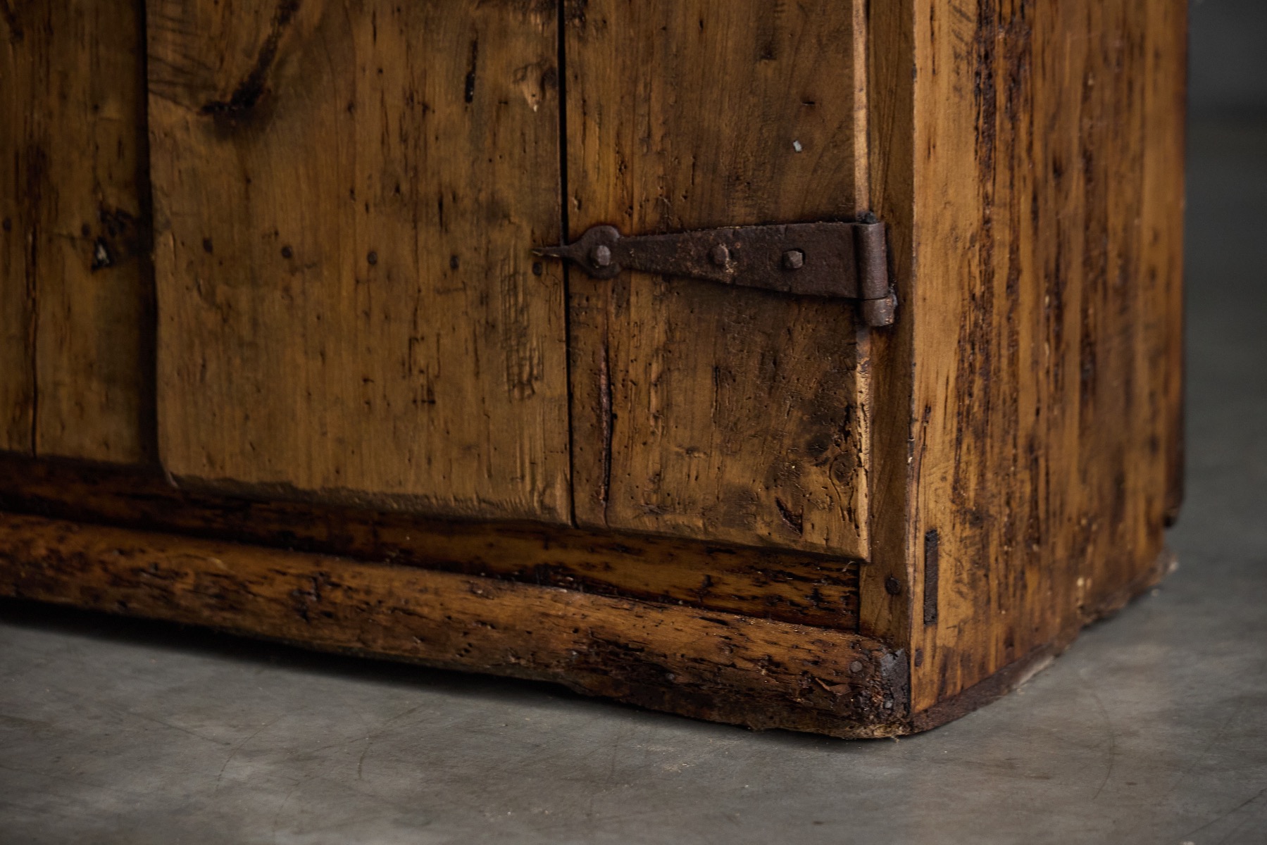Vernacular travail populaire cabinet dating to the 1700s