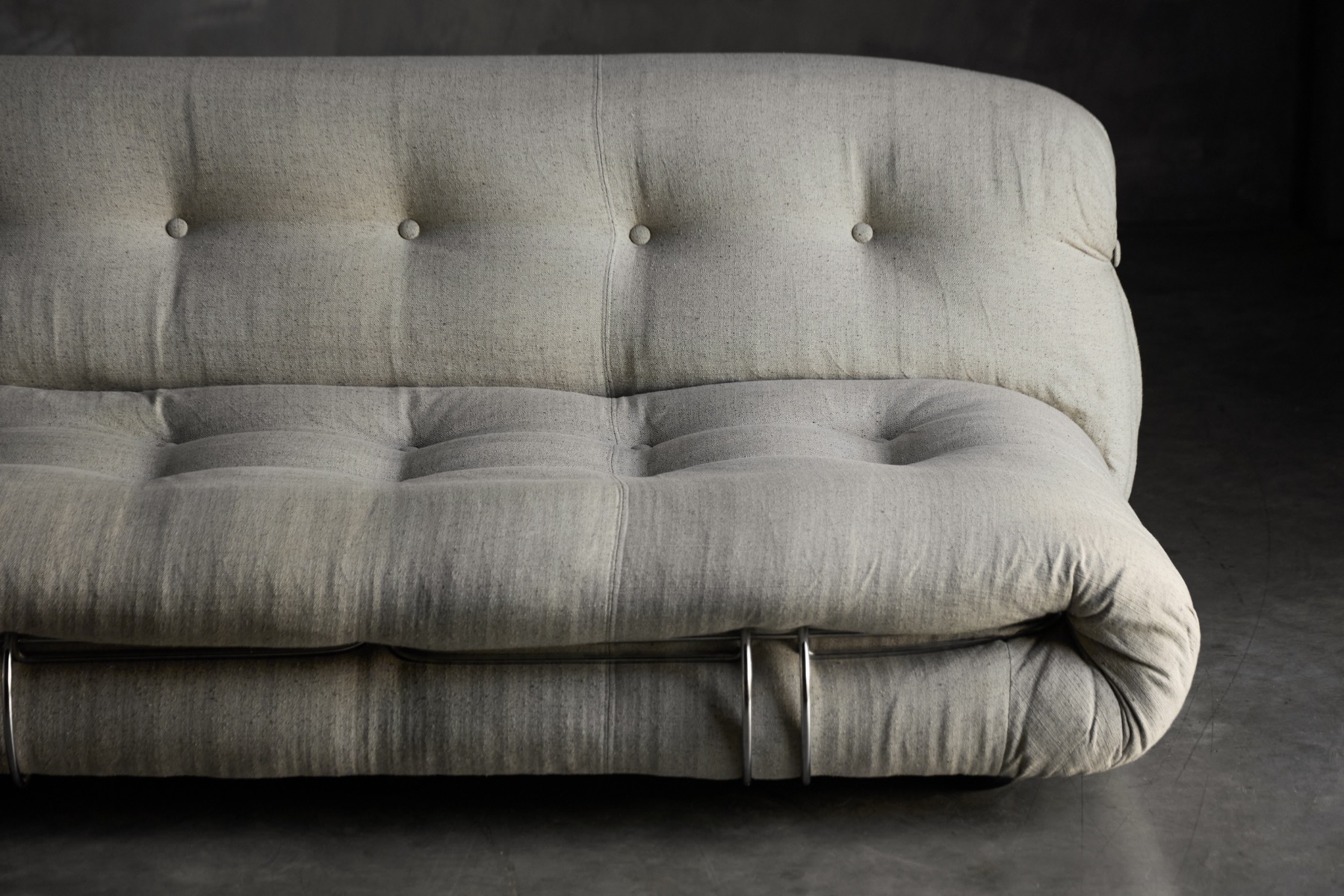 Vintage Soriana sofa produced by Cassina in the 1970s