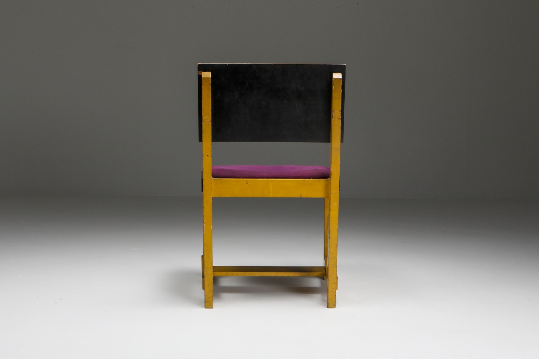 1924 yellow chair modernist design by H Wouda