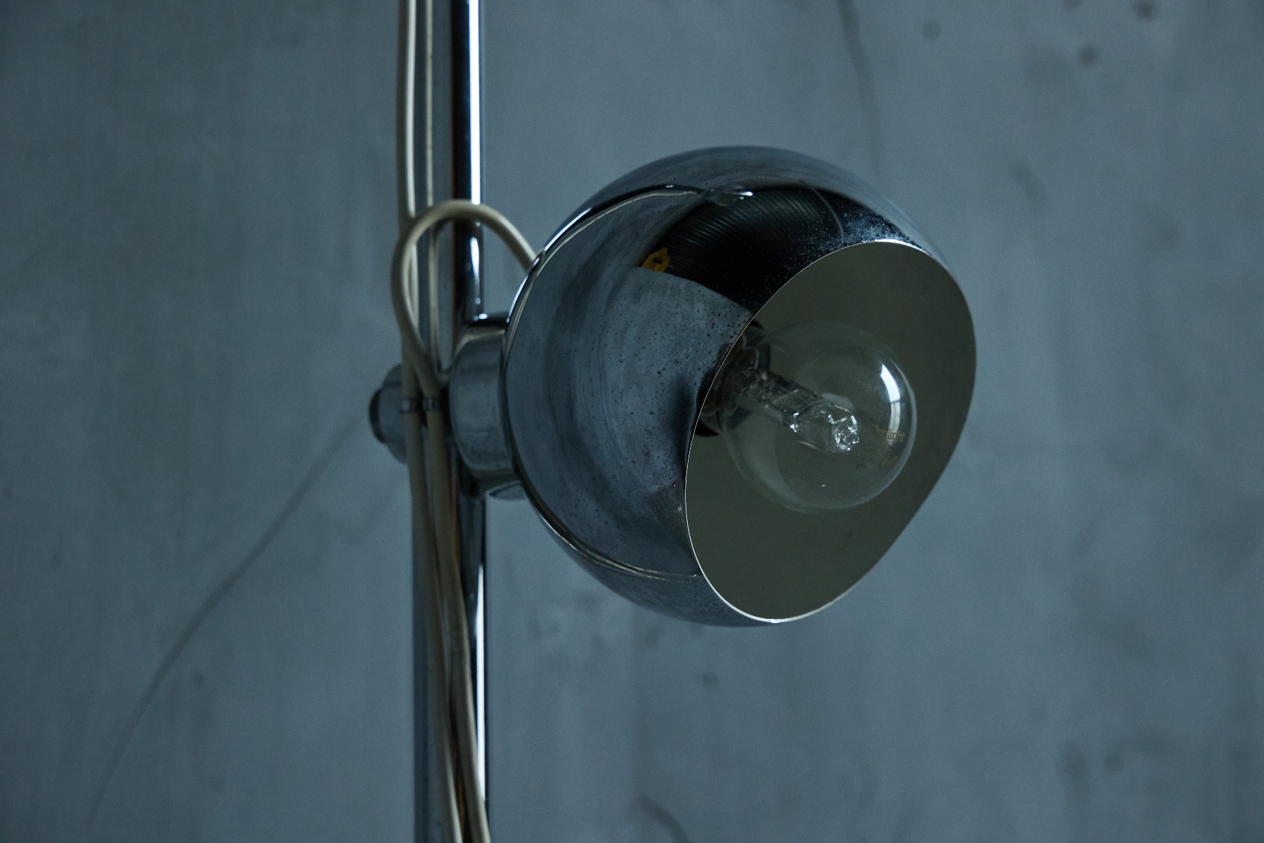 Brass floor to ceiling lamp Reggiani design