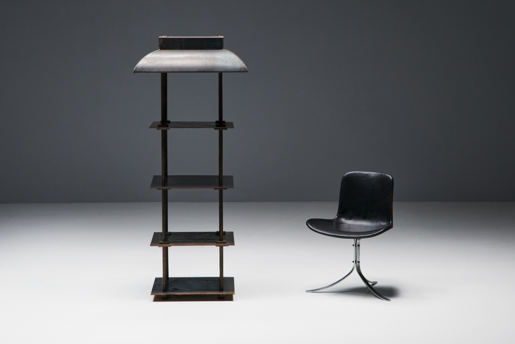 Memphis 'Cappello' Bookcase by Susana Solano - 1989