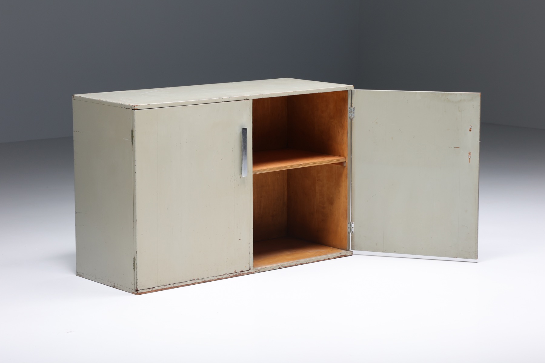 Art deco modernist sideboard in grey painted wood from the 1930s