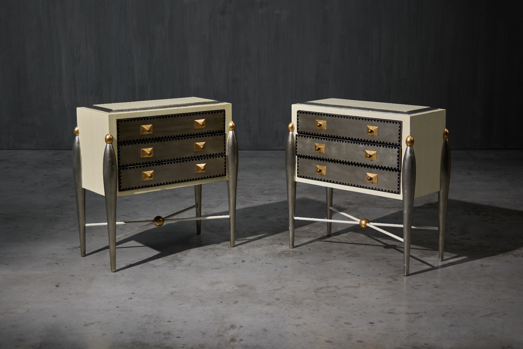 Chic Hollywood Regency drawer chest with brass accents