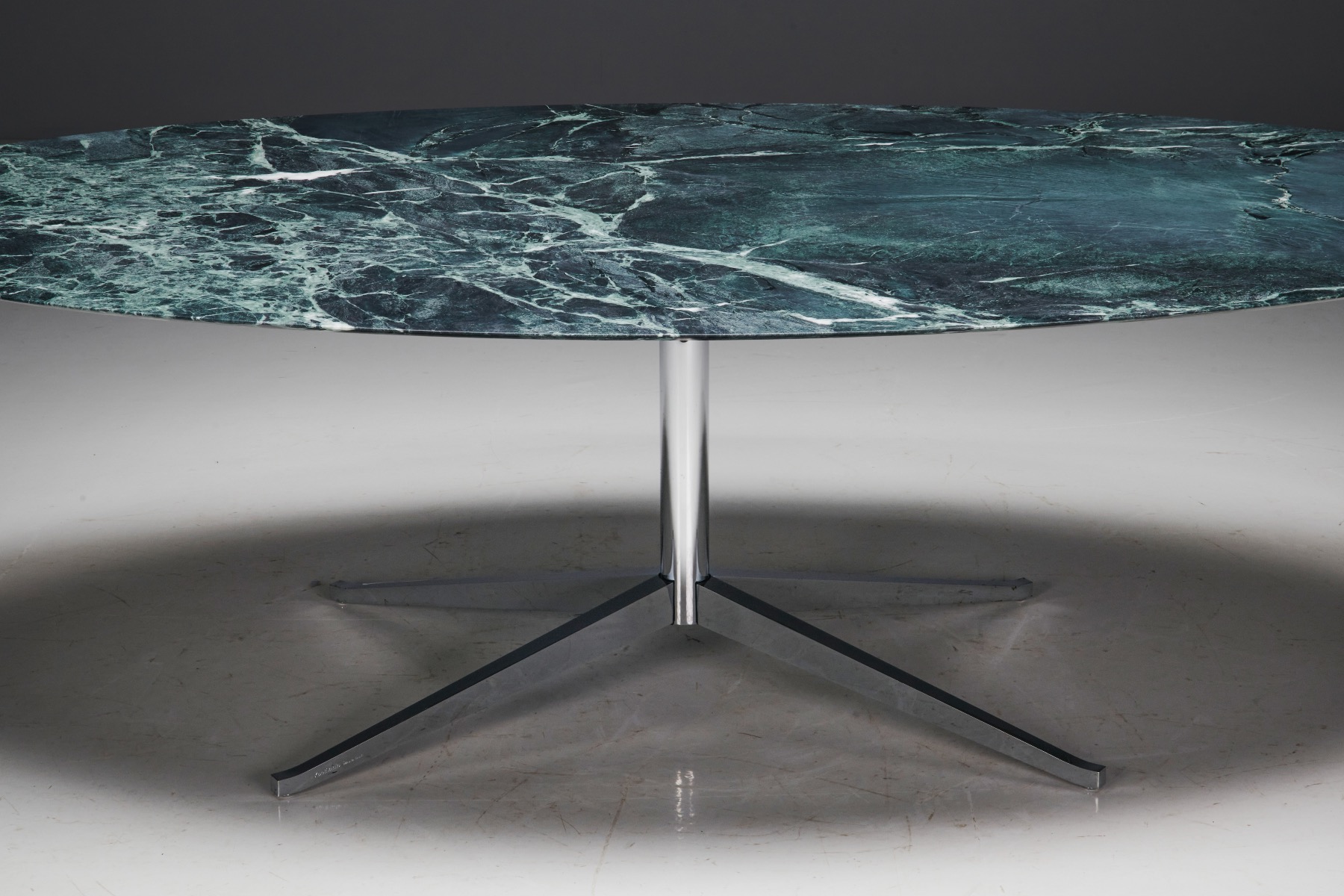 Designer dining table by Florence Knoll in marble