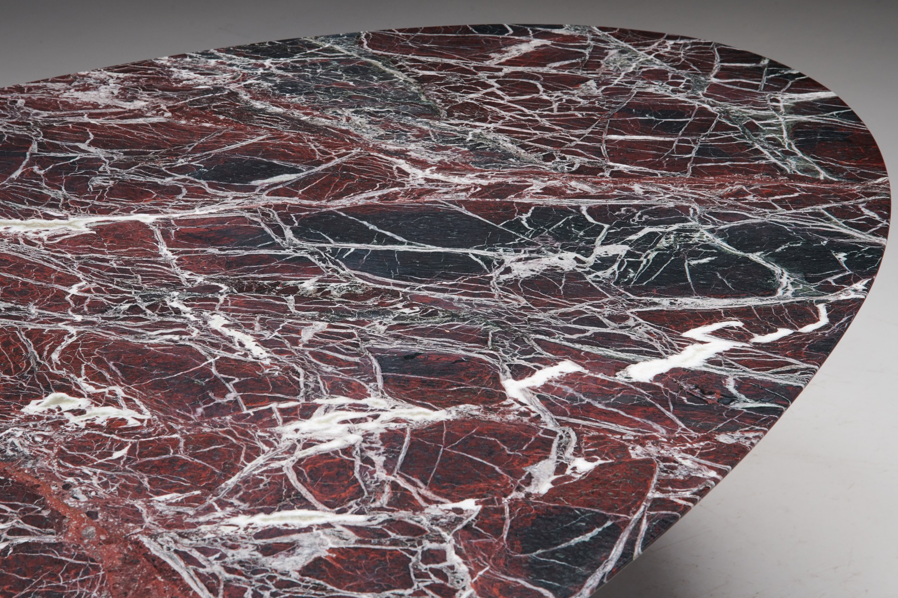 Designer dining table by Florence Knoll in marble