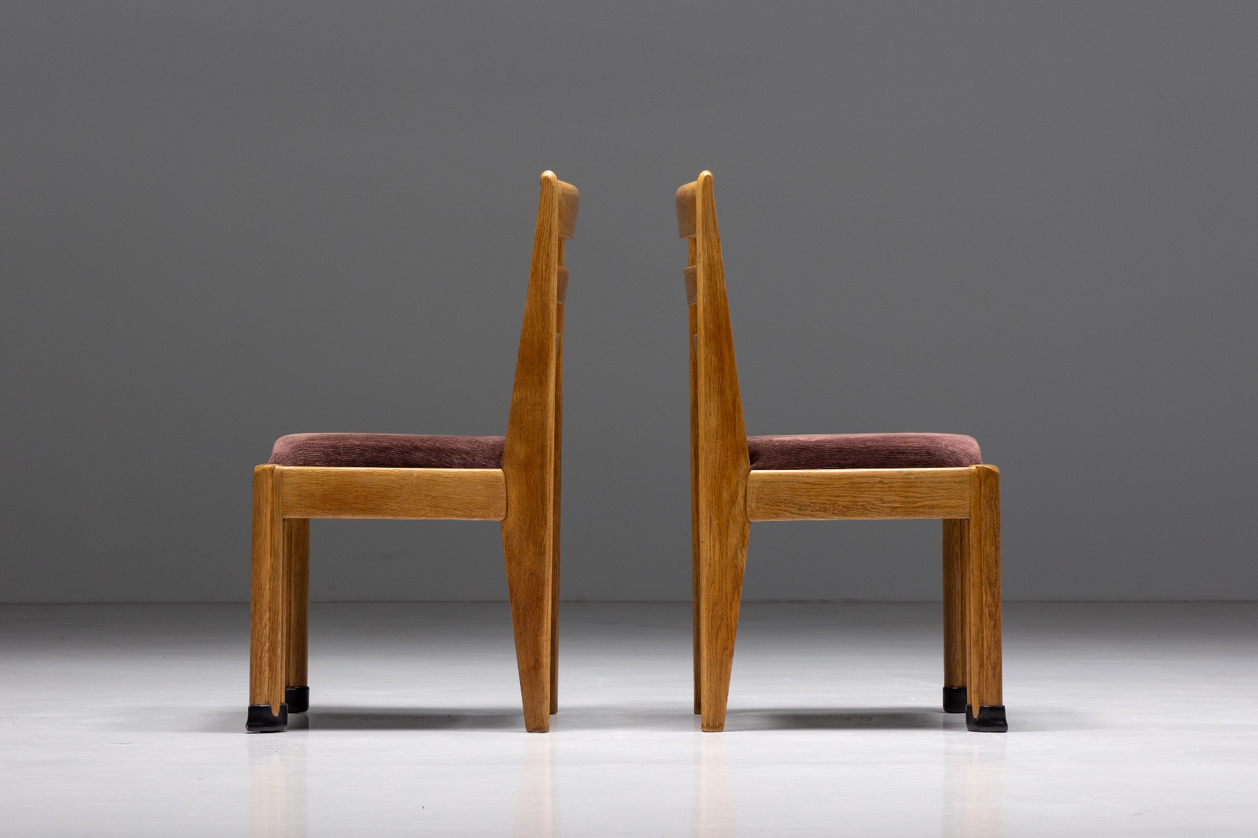 Early modern oak dining table from Holland 1920s