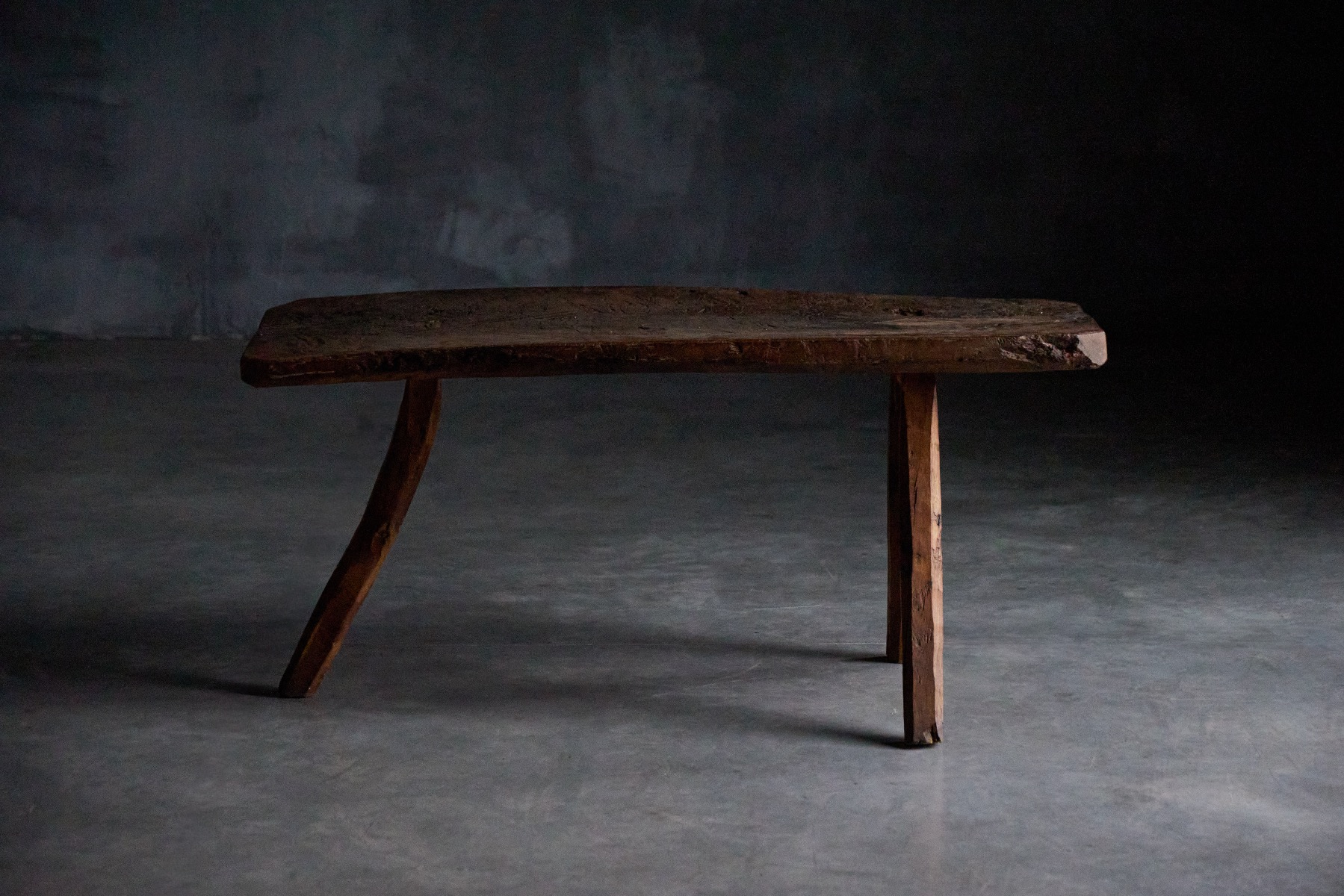 Handcrafted rural tripod table from the 1800s