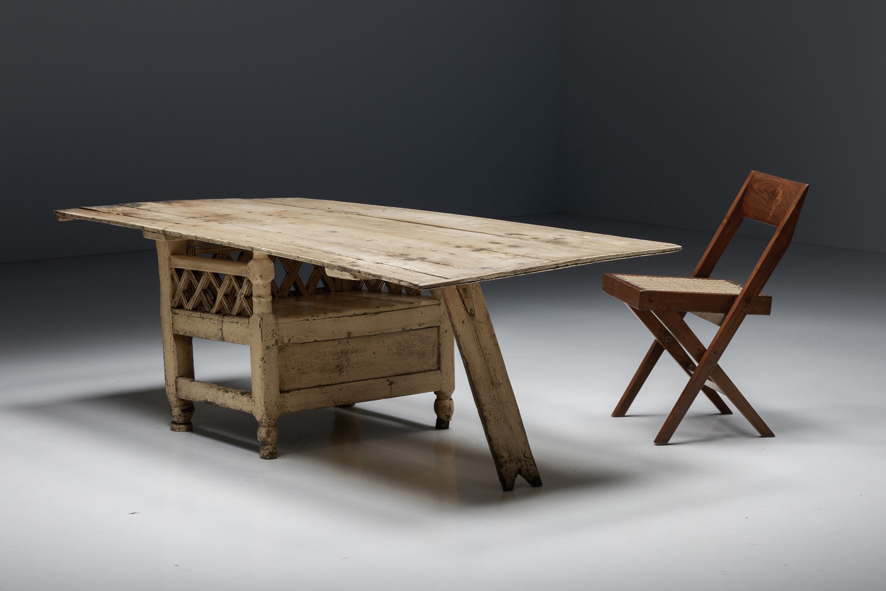 Handcrafted Irish settle chair in solid wood