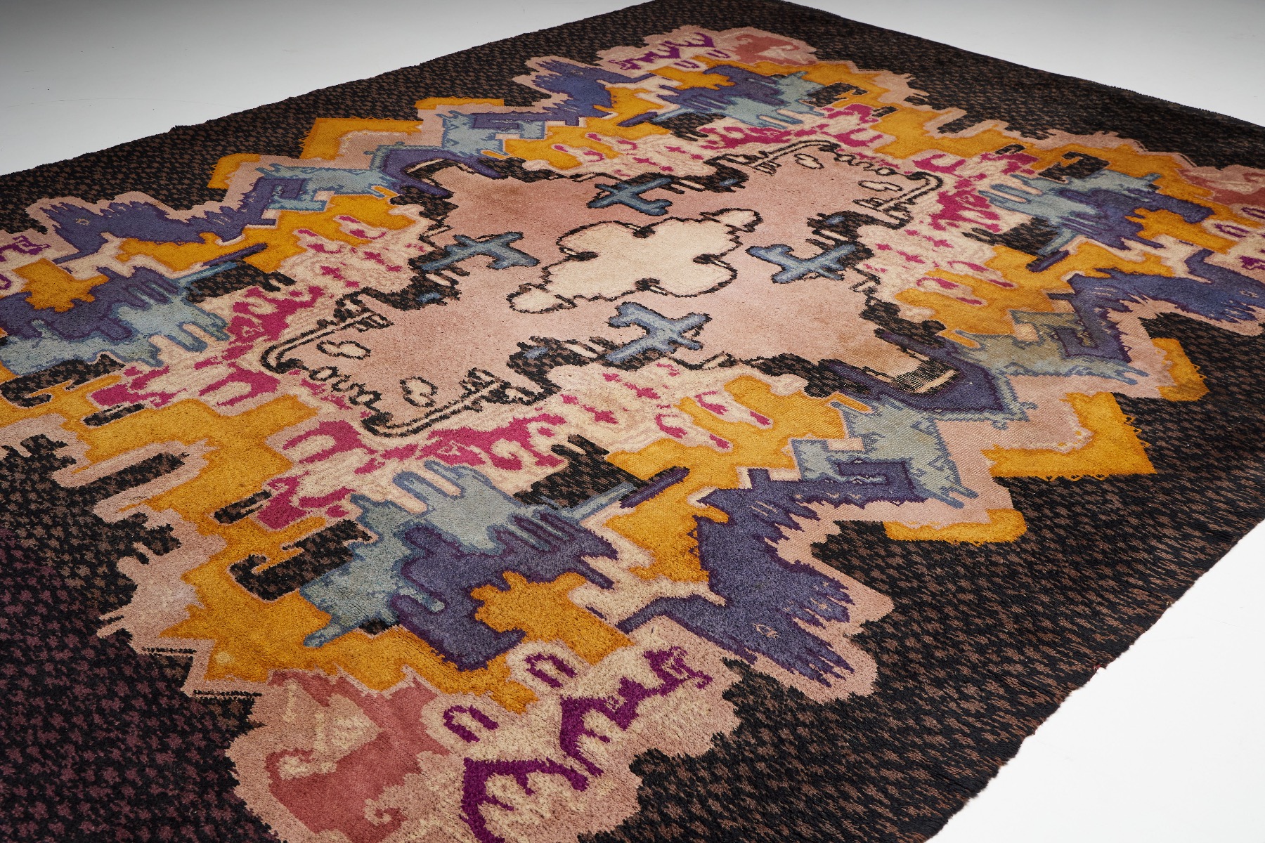 Handwoven wool rug by Jaap Gidding design from the 1940s