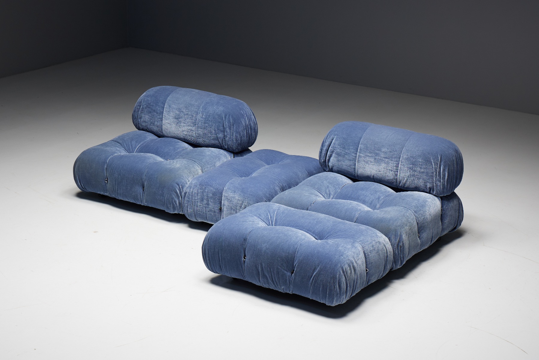 Italian 1970s Camaleonda sofa blue velvet
