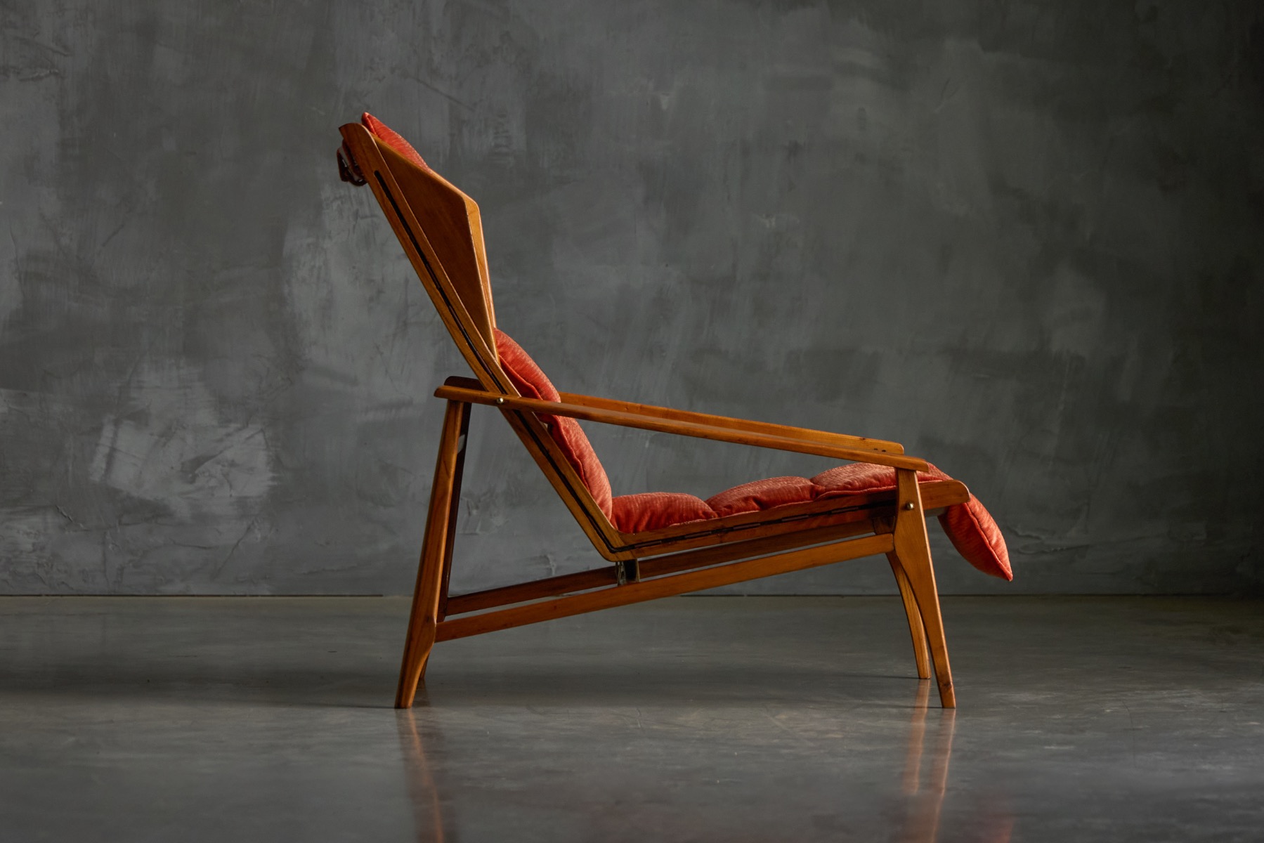 1950s Italian lounge chair Modello 811 designed by Gio Ponti