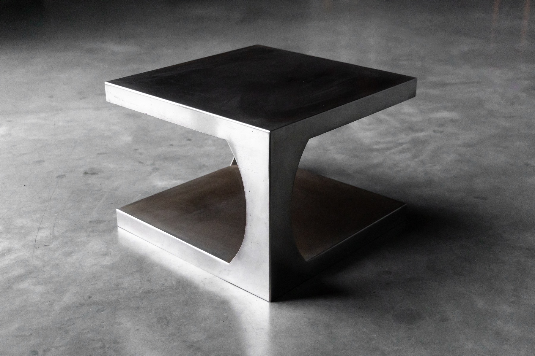 Modernist metal side table made of aluminum