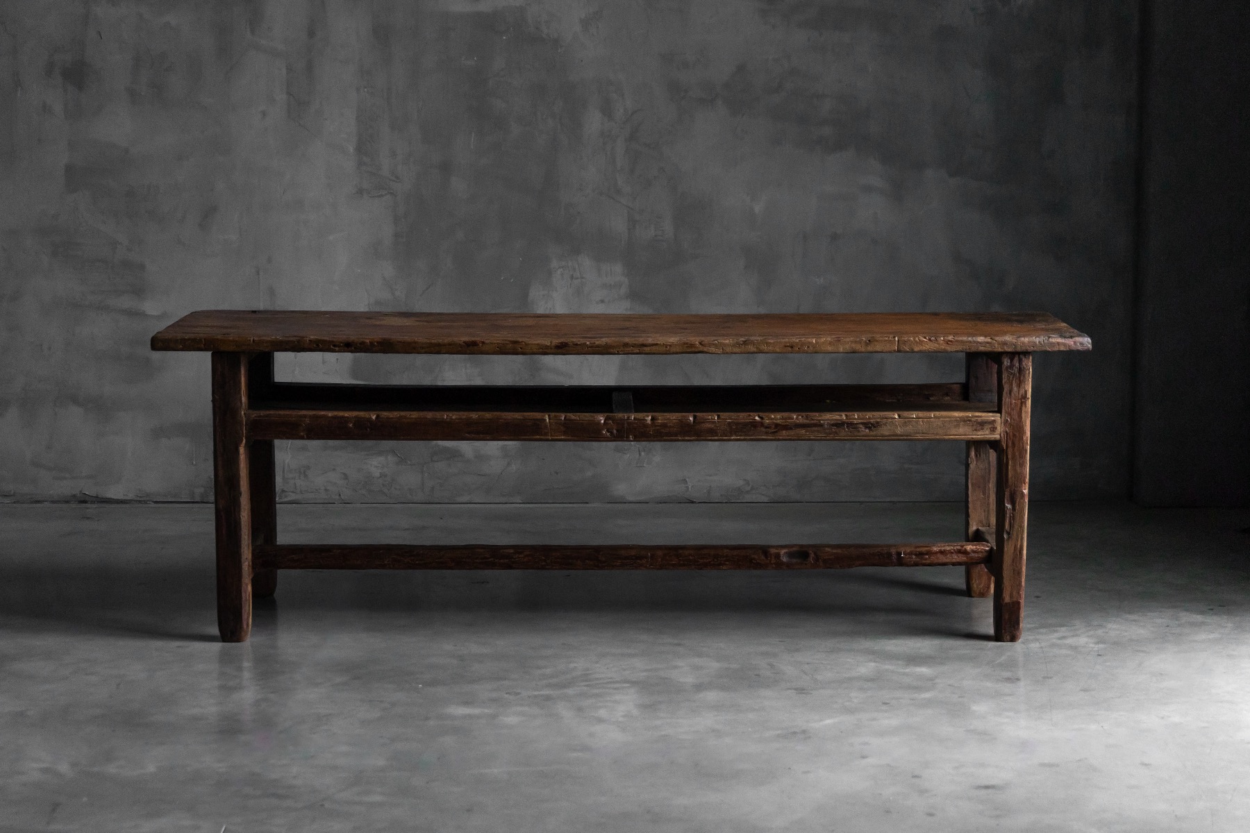 Primitive rustic farmhouse worktable with simple construction