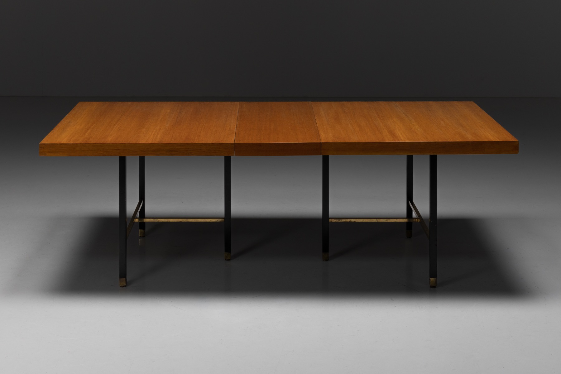 Retro extendable dining table by Harvey Probber from the 1950s