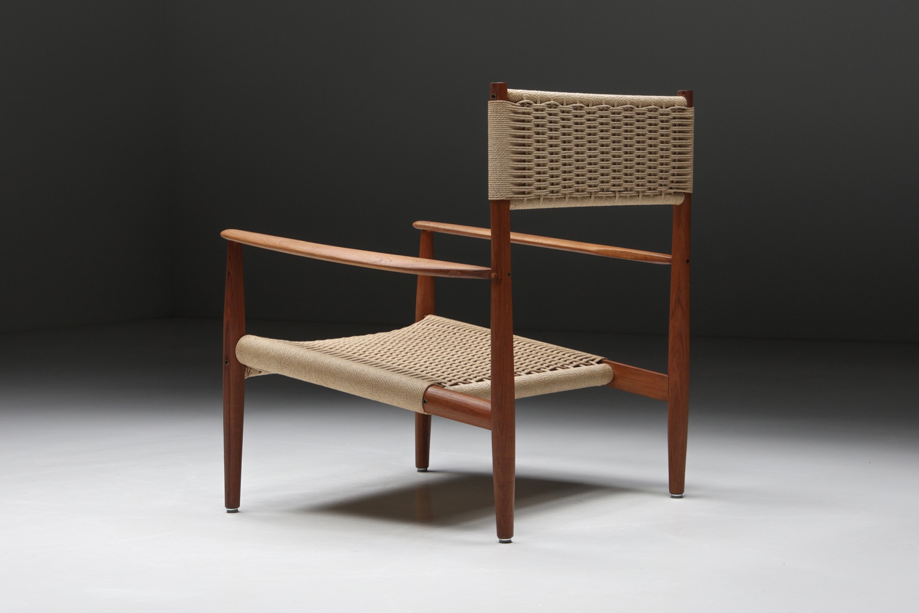 Retro Nordic armchair with cord webbing style