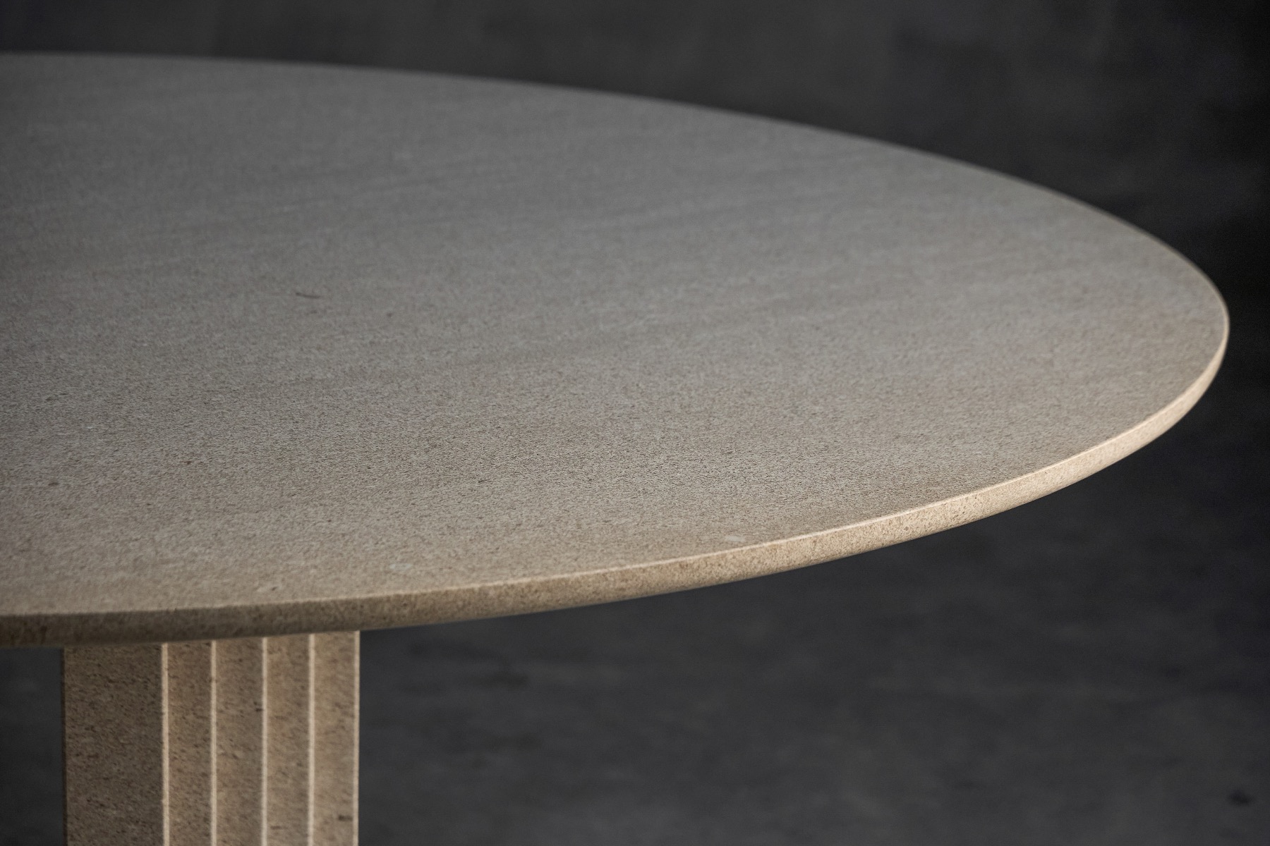 Sculptural Italian dining table Samo by Carlo Scarpa