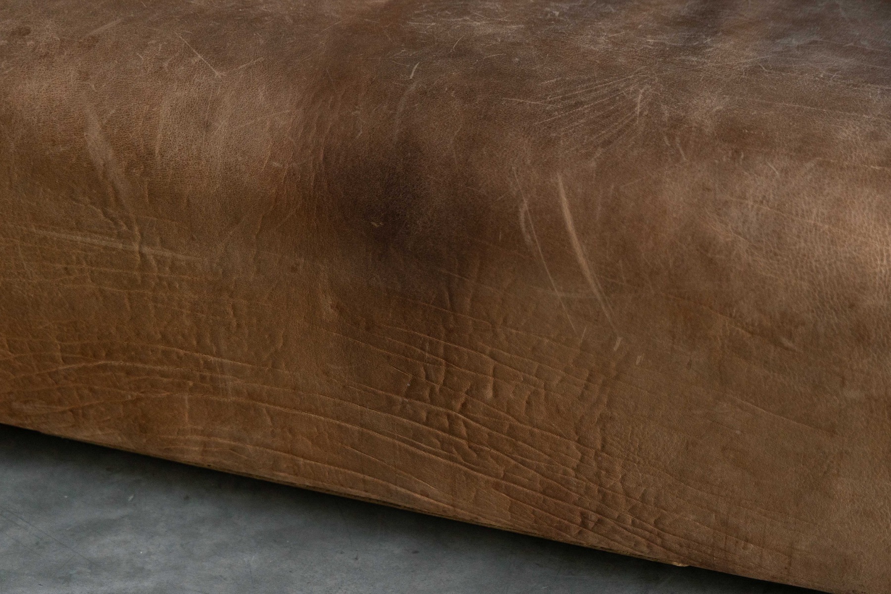 Swiss made De Sede DS 47 leather sofa with deep seating
