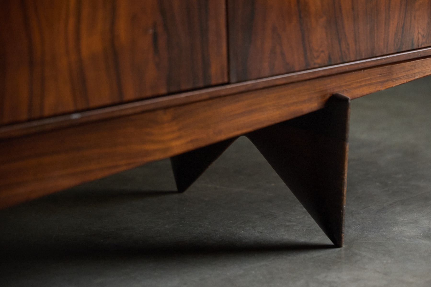 Sculptural sideboard by Carlo Hauner from the 1950s