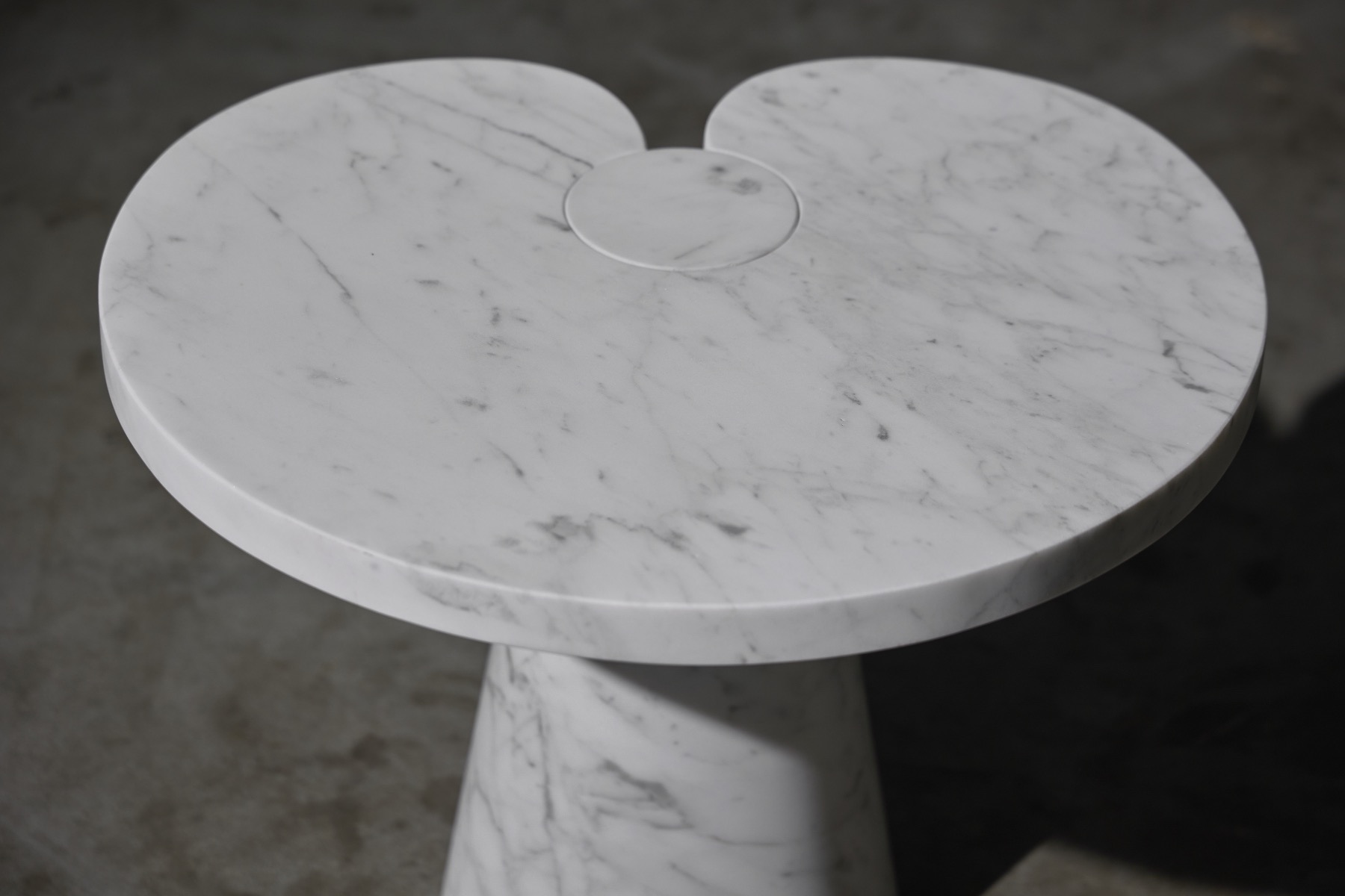 Collectible Carrara marble table designed by Mangiarotti