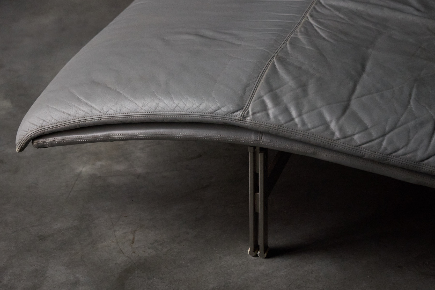 Modernist Wave chair with flowing silhouette