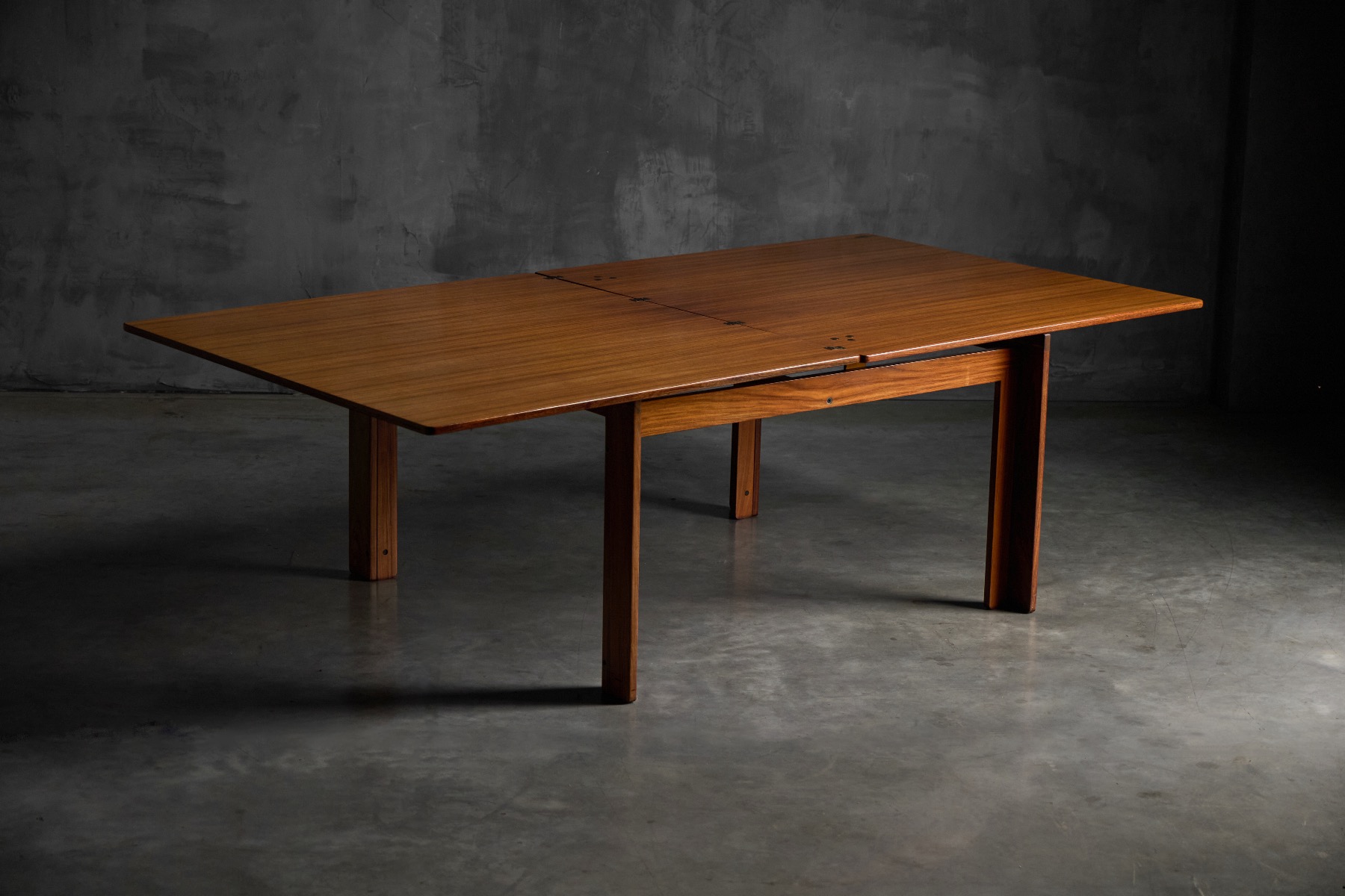 Sculptural dining table model 778 from the 1960s