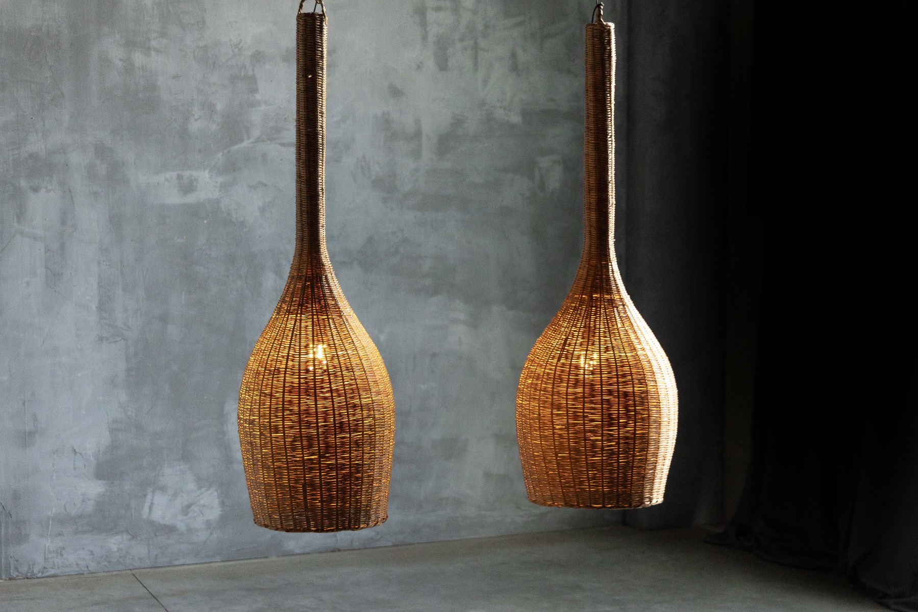 Woven rattan pendant lamp with natural character