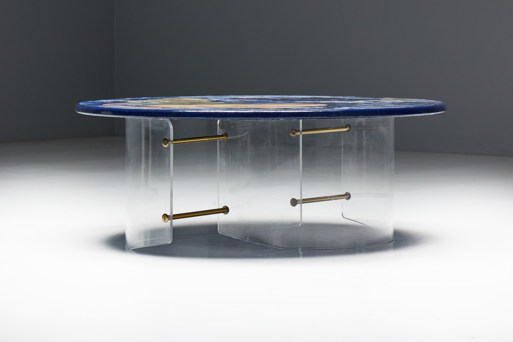 Collectible globe coffee table with plexi base from the 1990s