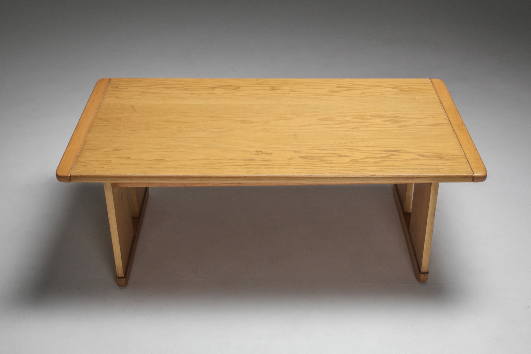 Designer coffee table by Afra and Tobia Scarpa from the 1970s