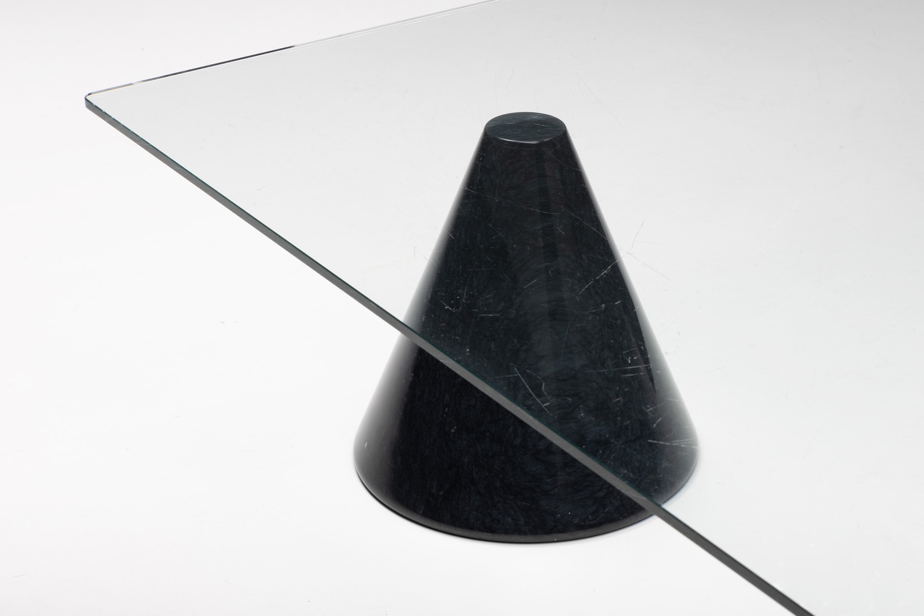 Designer coffee table in Vignelli style from the 1970s
