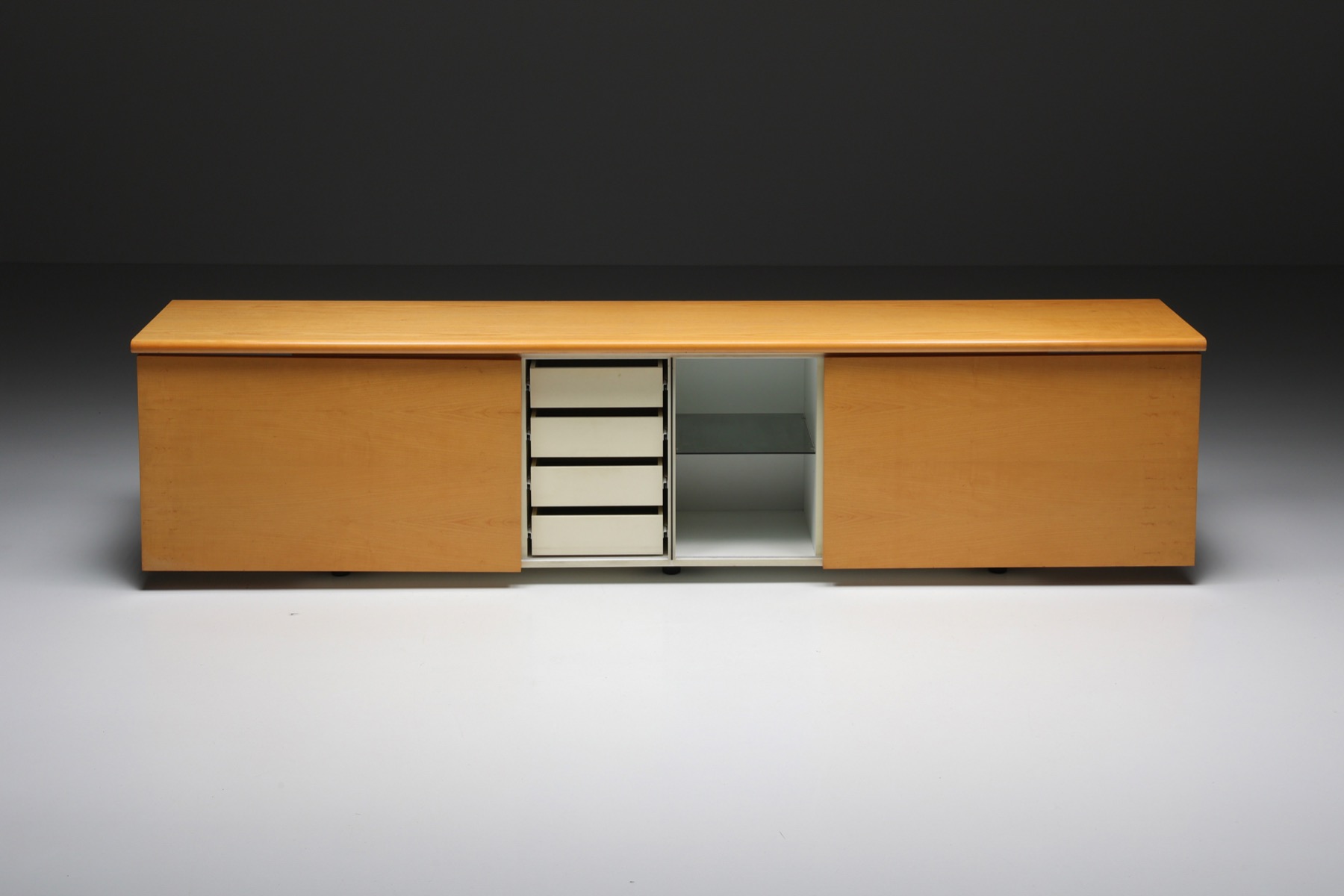 Designer credenza by Giotto Stoppino from 1977
