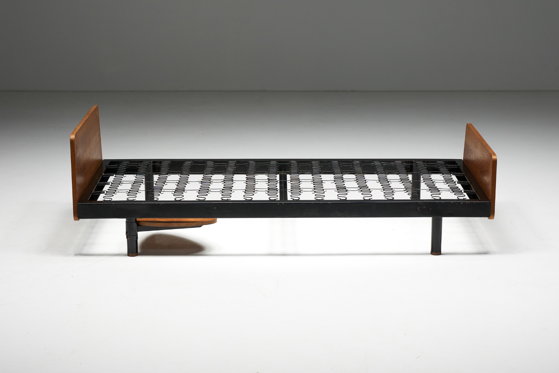 Designer daybed by Jean Prouvé from the 1950s