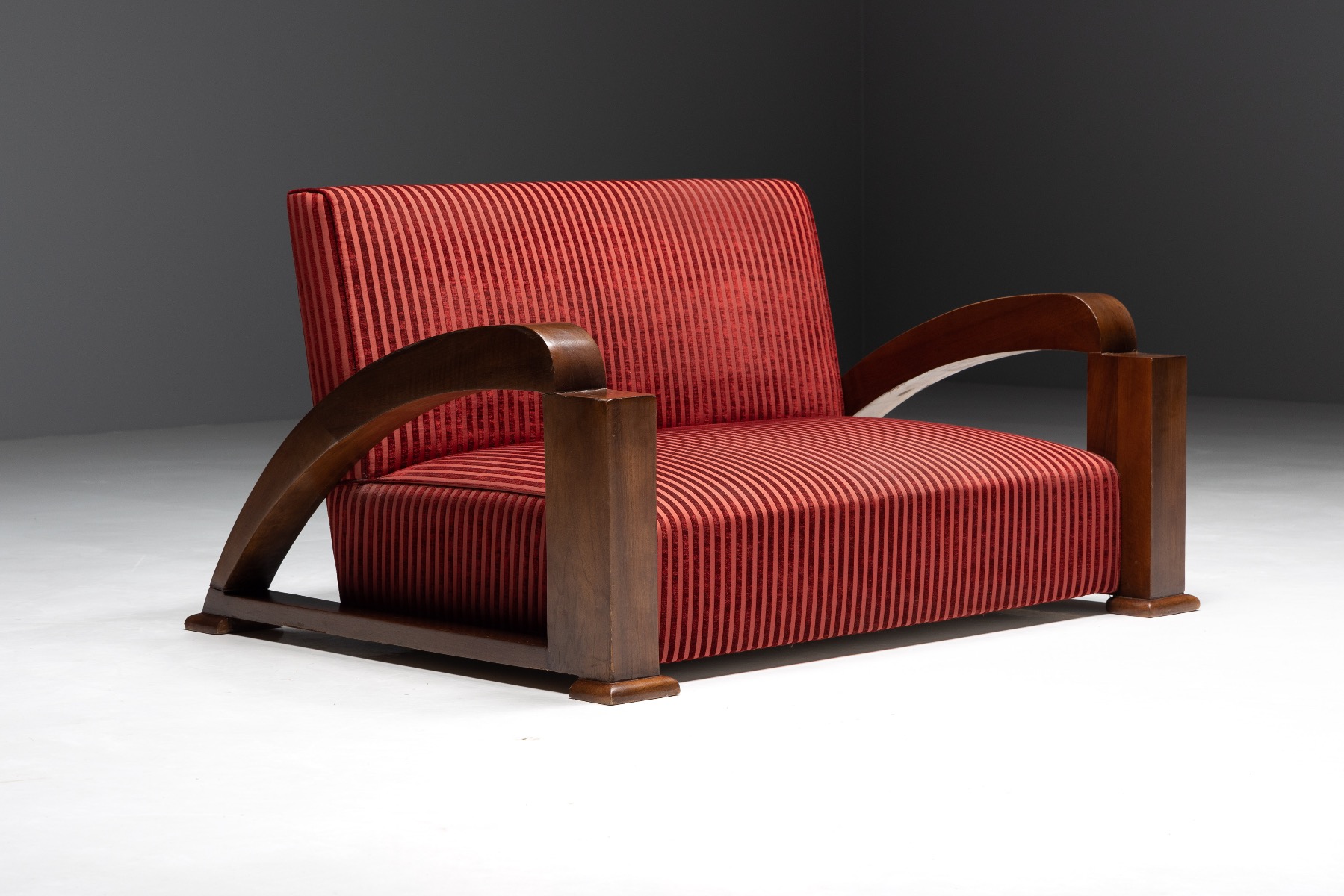 Designer French art deco sofa from the 1940s