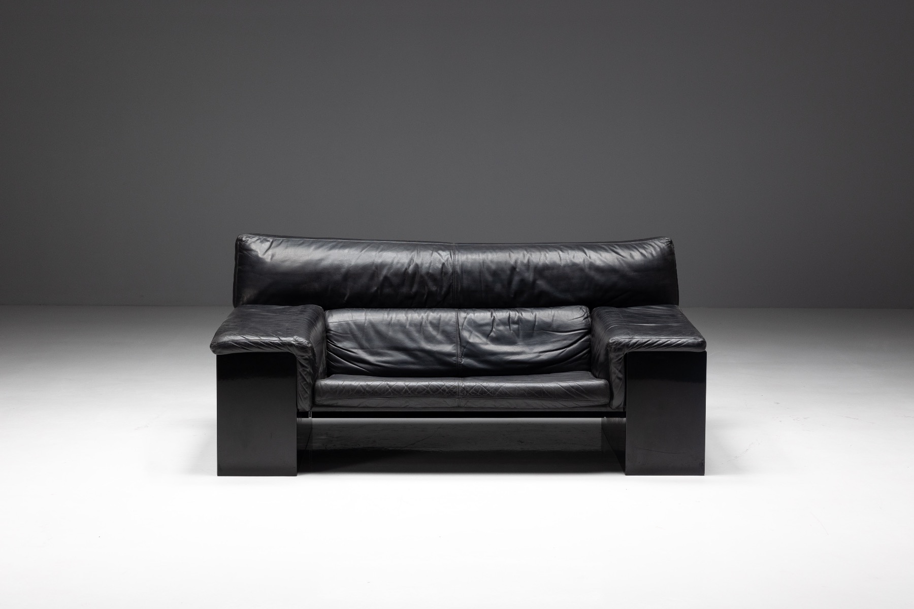 Designer loveseats by Cini Boeri from the 1980s