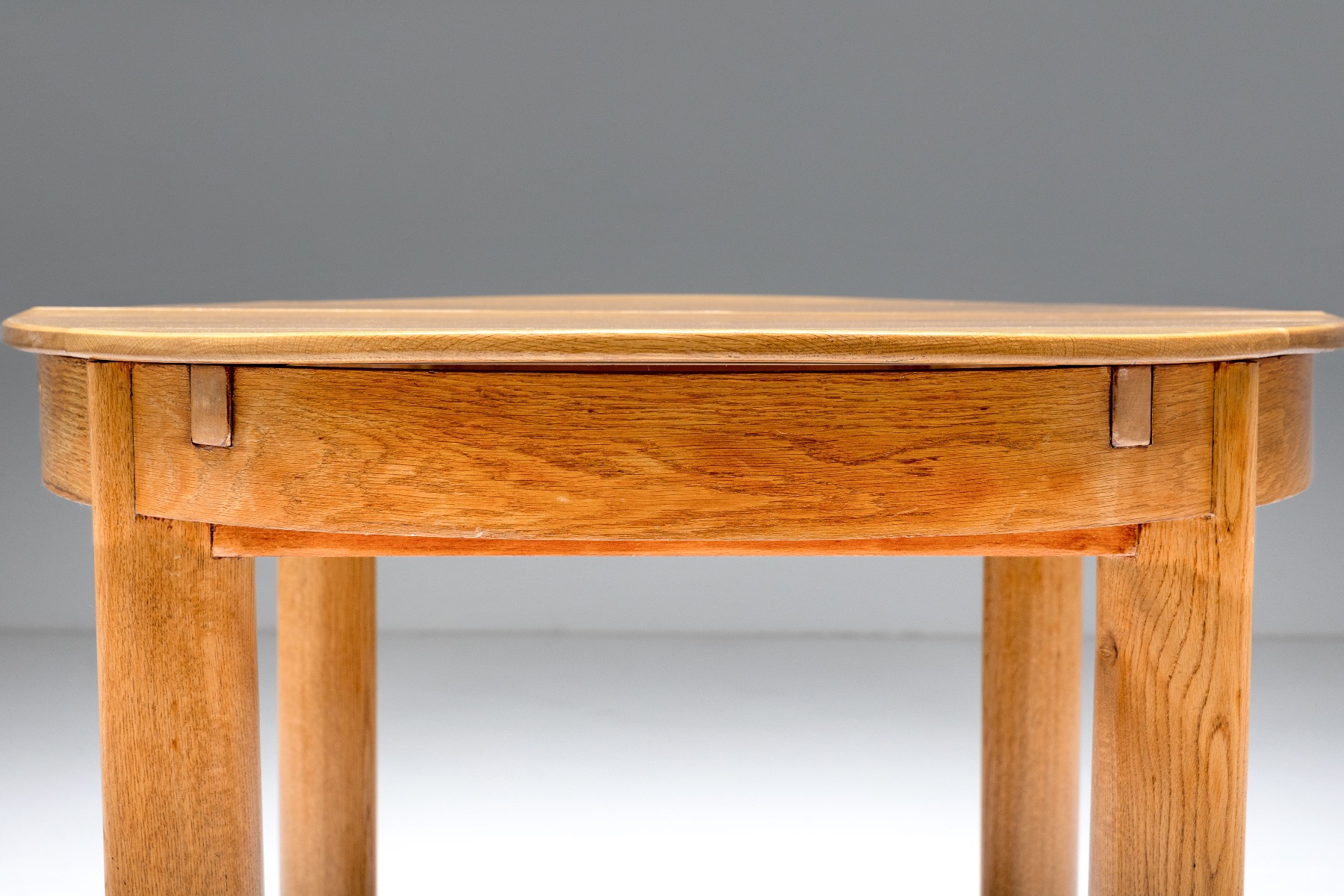 Designer oak dining table from Holland from the 1920s