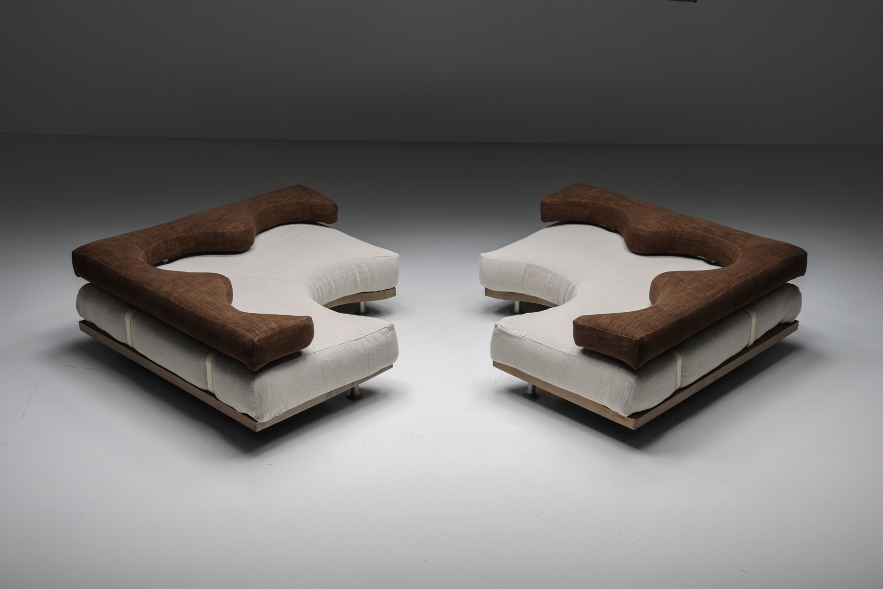 Designer sectional sofa by Felicerossi from the 1970s