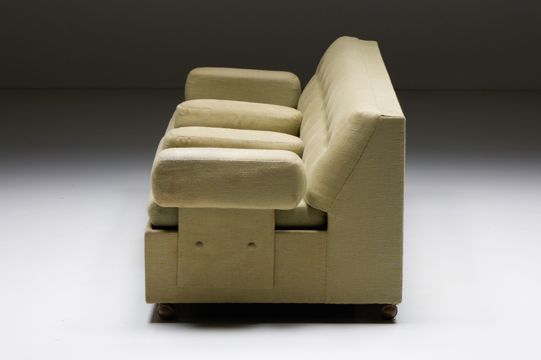 Designer sofa daybed by Seng Company from the 1930s