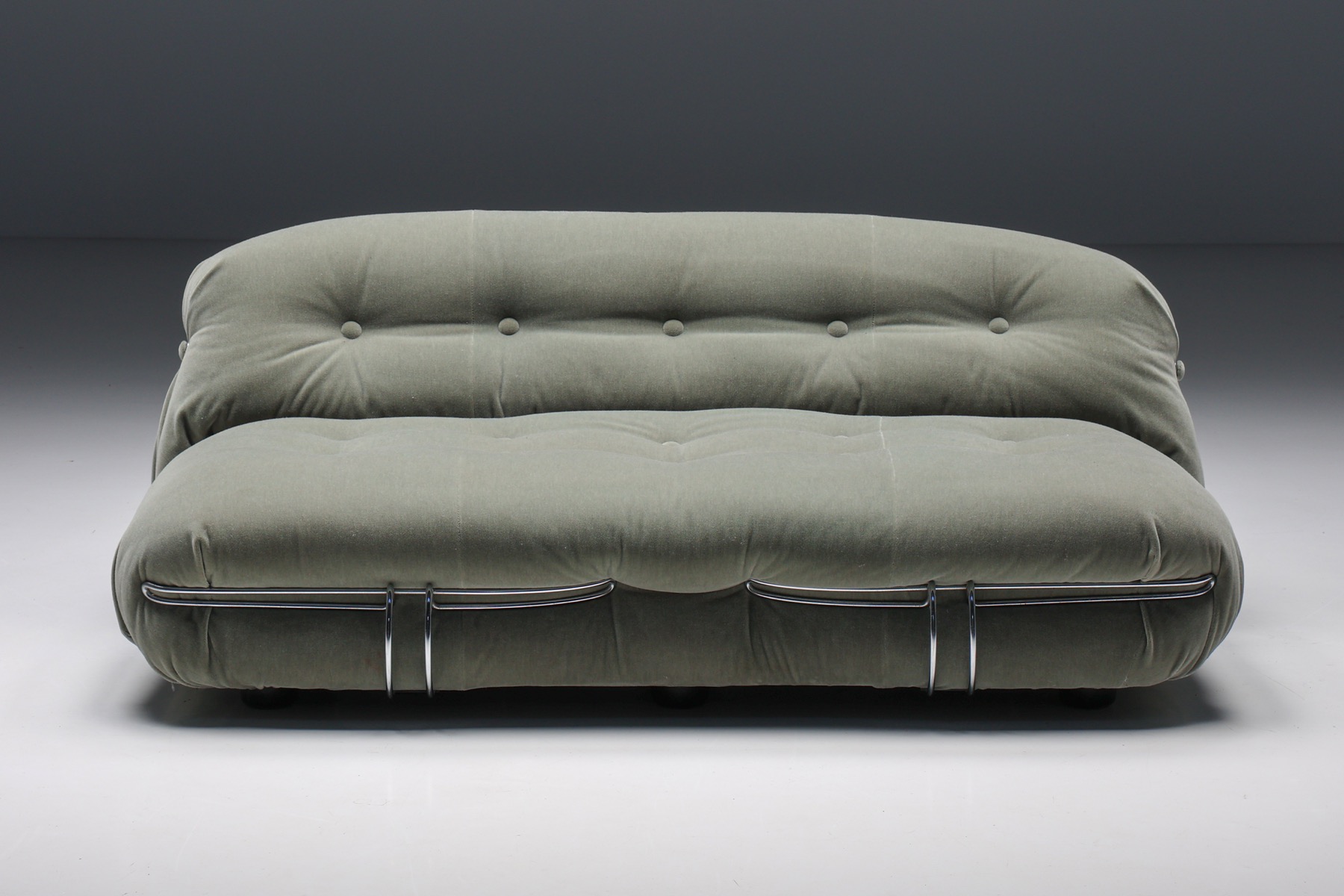 Designer two seater by Afra and Tobia Scarpa from the 1970s