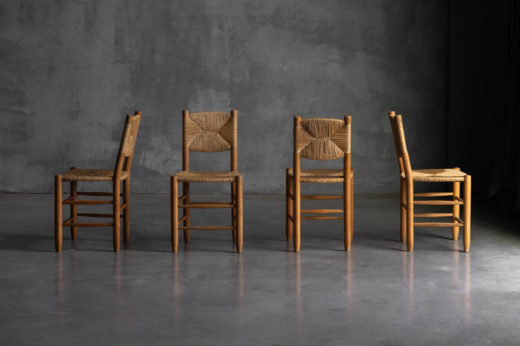Minimalist Bauche dining chair with modernist proportions