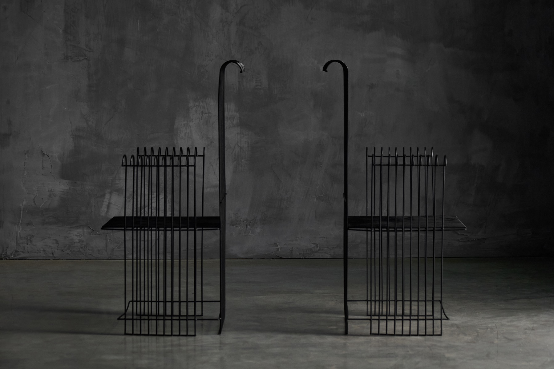 Minimalist outdoor furniture set in metal wire