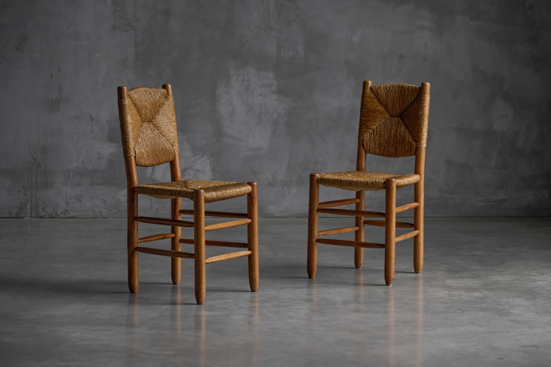 Minimalist Bauche chair with functional modernist form